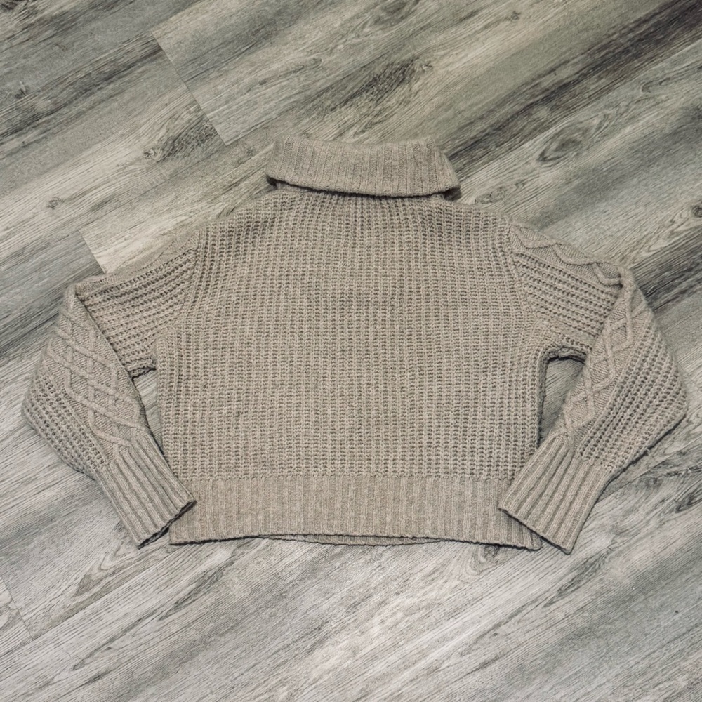 NEW Sincerely Jules Cable Knit Beige Cropped Sweater - Size XS - NEW $168 - Picture 3 of 6